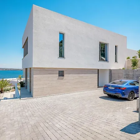 Diva Villa *