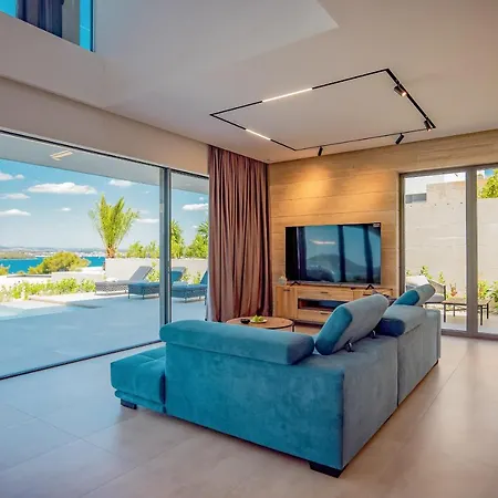 Villa Diva Tkon